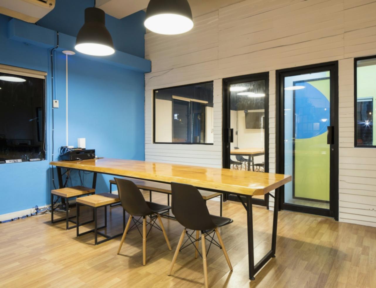 Bureau de kwestifyrio à Brest avec vue sur la rade